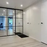 Aava's Apt. Free Parking Apartment