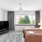 Aava's Apt. Free Parking Apartment *