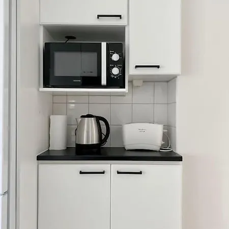 Aava's Apt. Free Parking * 포리