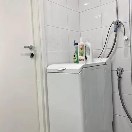 Aava's Apt. Free Parking Appartement
