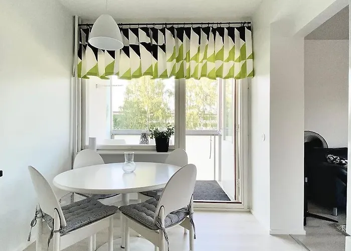 Aava's Apt. Free Parking 波里