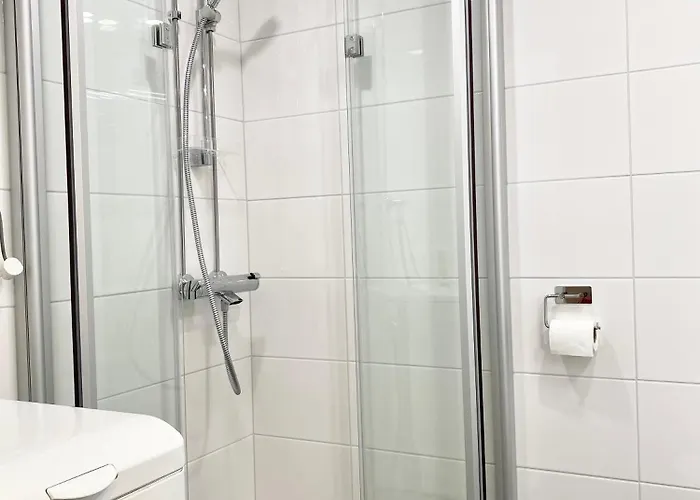 Aava's Apt. Free Parking アパート ポリ