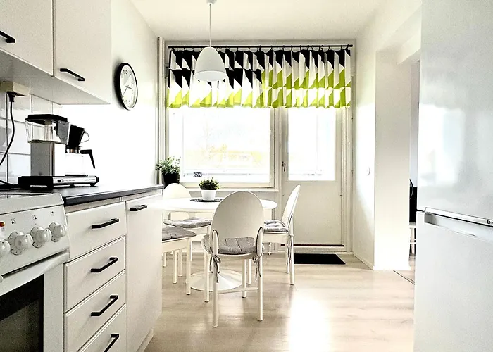 Aava's Apt. Free Parking *